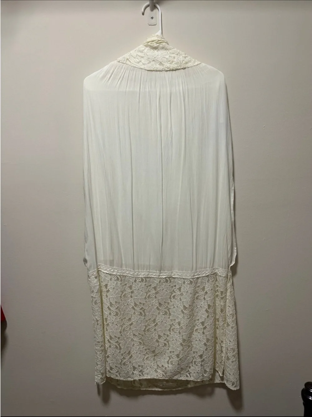 LAST CHANCE Abercrombie & Fitch Cream Lace Strapless Maxi Dress